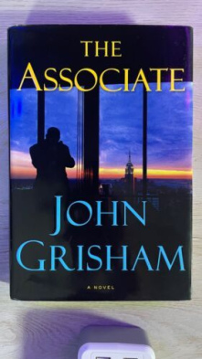 First Edition 1st Print of "The Associate" by John Grisham (2009, HC w/ DJ)