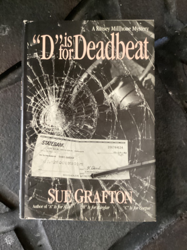 D Is for Deadbeat: A Kinsey Millhone Mystery - HC w/DJ - By Grafton, Sue - GOOD